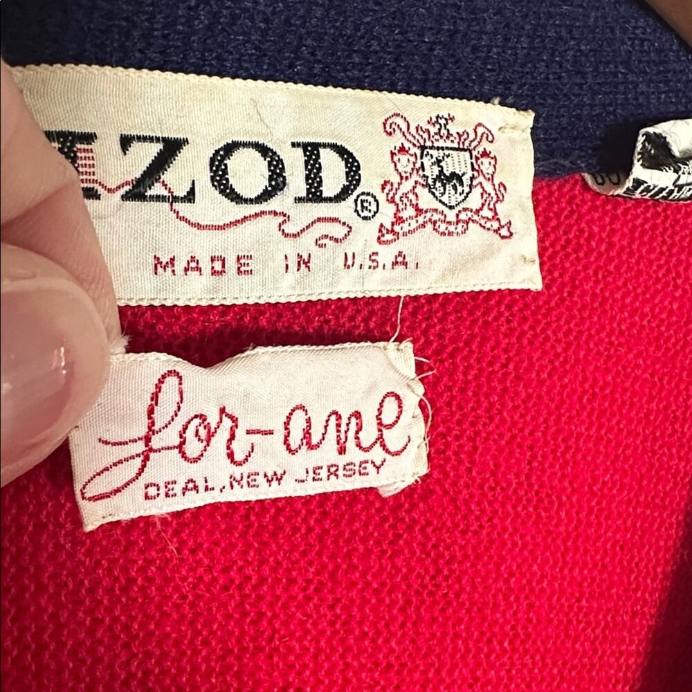 Vintage IZOD Men's Red Cardigan Sweater V Neck Preppy Old Money Country Club - Picture 4 of 8